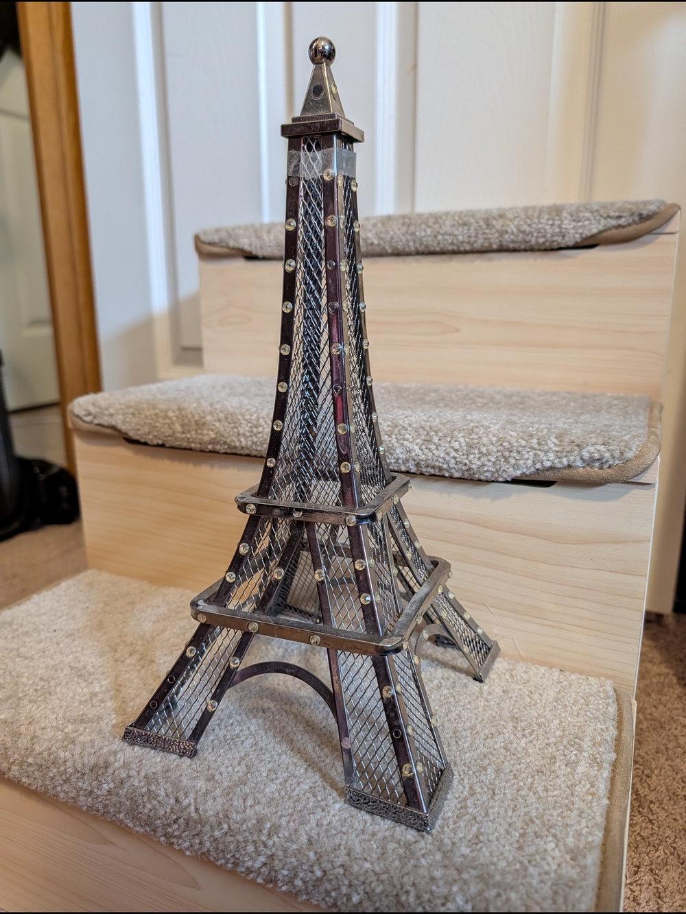 Decorative Eiffel Tower Earring Display Stand